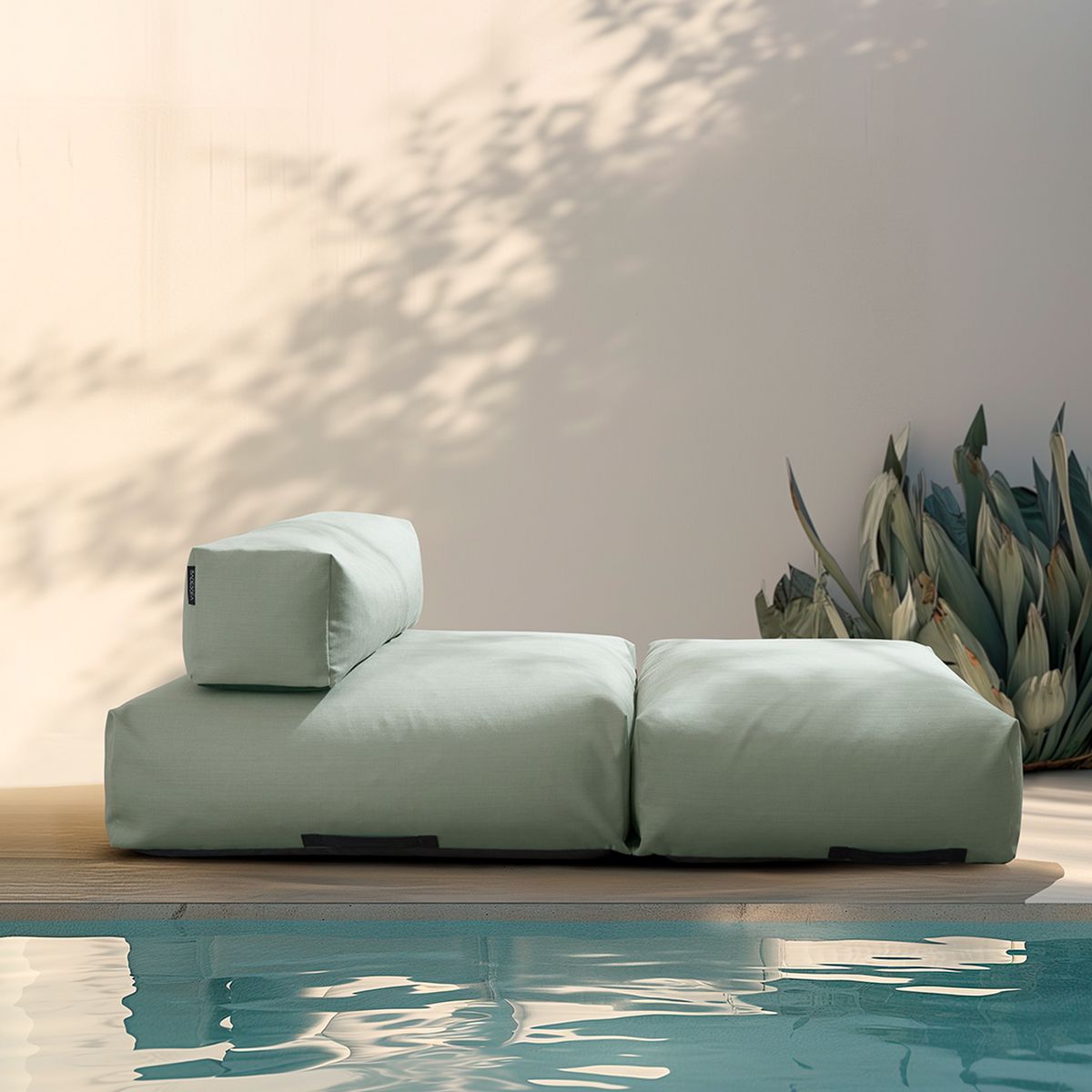Foto: Das Poolsofa bringt Entspannung und Komfort.