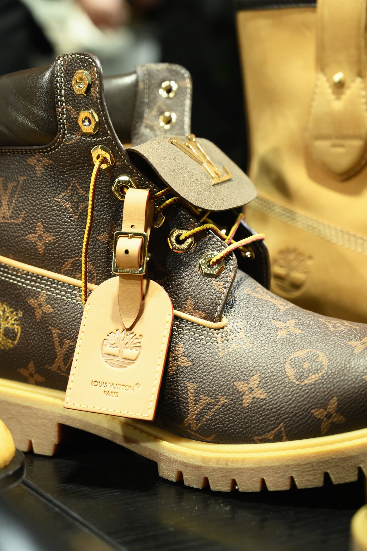 Foto: Louis Vuitton - Pharrell Williams stylt es mit Timberland.