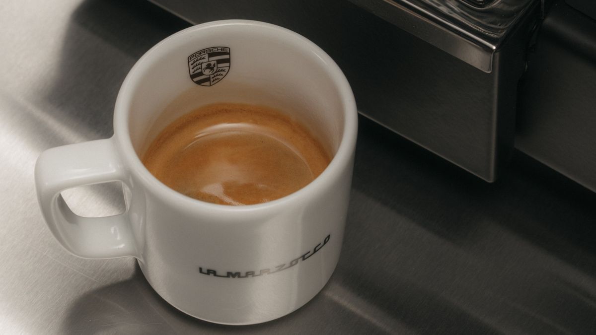 Foto: La Marzocco X Porsche Espressomaschine.