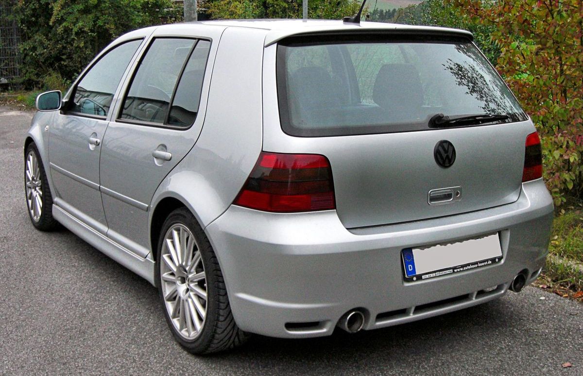 Foto: VW Golf IV R32. 